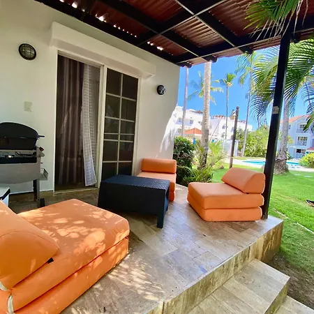 Madonna Pool Beach Los Corales